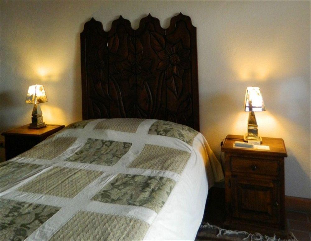 Bed and Breakfast Casa Correo Альенде Экстерьер фото